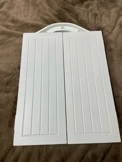 vanity mirror nothing wrong with it got an upgrade and don’t need this one anymore all lights work n...