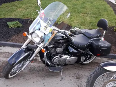 Contact: T.D. PH: 403-282-0302 Email: ellobocdn@shaw.ca Motorcycle colour Black/Grey. Well maintaine...