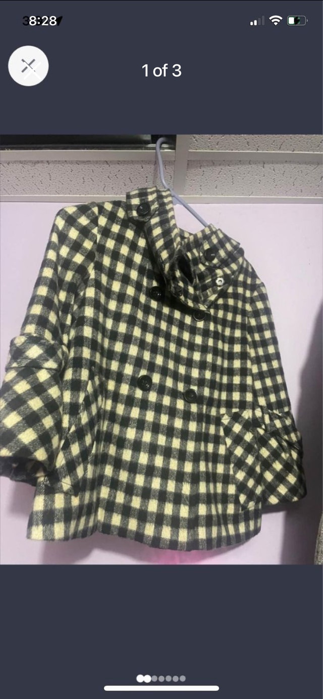 Senchi : medium checkered 3/4 sleeve jacket  in Women's - Tops & Outerwear in Cape Breton