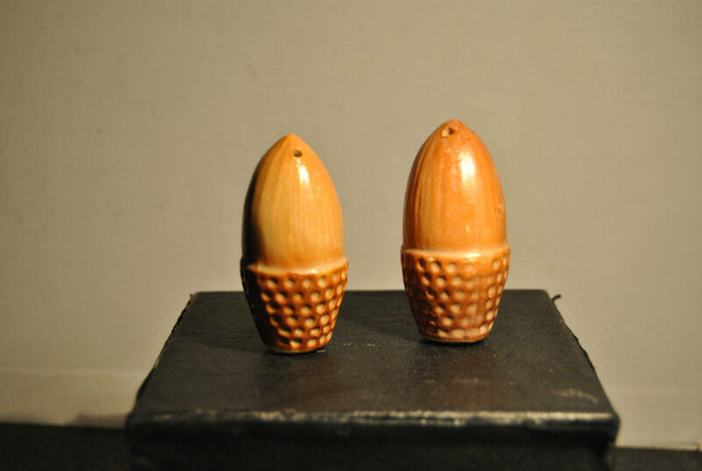 7pc Collection Salt Pepper Shakers in Arts & Collectibles in Vancouver - Image 2