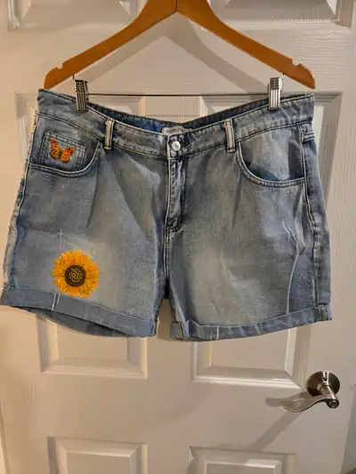 Cute Jean Shorts, Size 16, View more