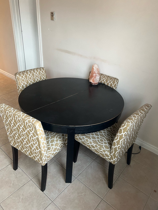 4 chaises de cuisine dans Mobilier de salle à manger et cuisine  à Laval/Rive Nord - Image 2