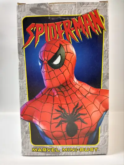 Bowen Designs 2001 Marvel Spider-Man Mini Bust Statue 1619/12000 Some box damage. See photos.