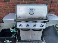 Napoleon 4 Burner natural gas BBQ