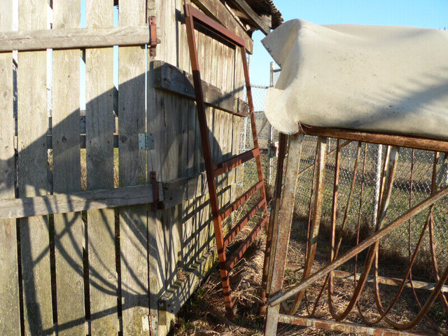 Barrière en métal. dans Terrasses et clôtures  à Laval/Rive Nord