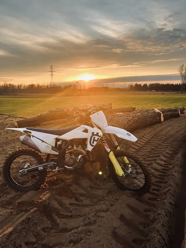 2019 fc250 in Dirt Bikes & Motocross in London - Image 9