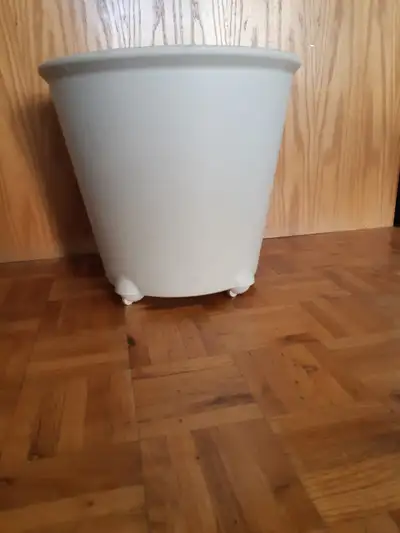 Description 1. $10 for Large pot with 4 wheels (easy to move!) 15 inches(W), 13 inches(L) 2. $2 for...