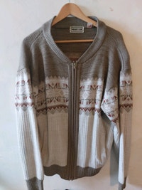 Vintage Private Club Sweater - Large City of Toronto Toronto (GTA) Preview