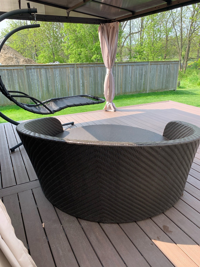 Daybed, moon bed, big chair in Patio & Garden Furniture in Kingston - Image 3