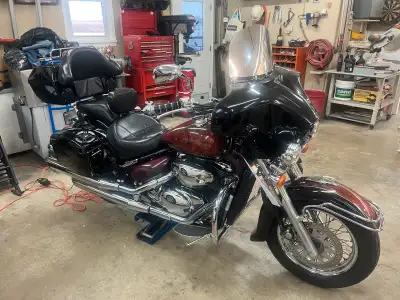New fairing trunk saddlebags new Clutch, New stereo 4 speakers very loud, New back tires, new front...