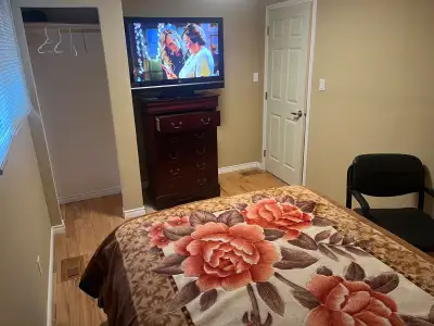Room fully furnished available to check-in with $780 a month and $150 deposit. Cable TV, Wifi, kitch...