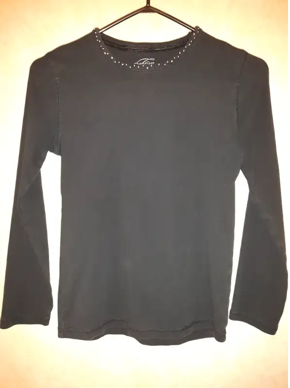 Girls Cherokee Black Top (EUC) Size 14 in Kids & Youth in Stratford - Image 2