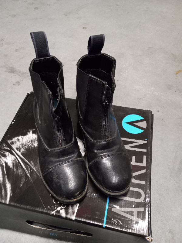 Auken kids riding boots sizes 1 and 2 and half chaps in Kids & Youth in City of Toronto - Image 2