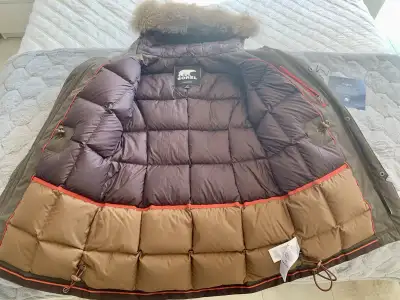 New Women’s parka Sorel - size M, View more