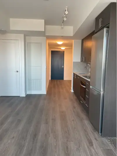 Modern 1 Bed 1 Bath Condo in Simcoe – Loaded with Amenities!