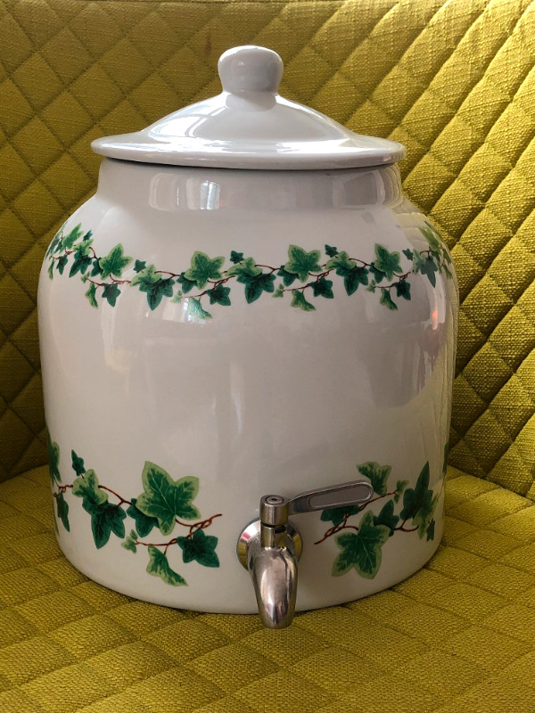 Floral Design Water Jug -  Dispenser - Crock in Other in City of Toronto - Image 2