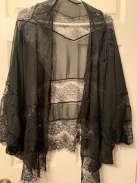 Women’s beautiful black lace shawl / over shoulder cardi- 25$ 