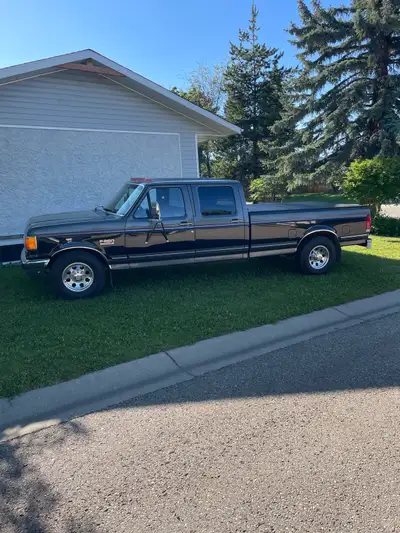 1990 Ford F350 XLT Lariat. Excellent condition. 185000 klm. Loaded . Never winter driven no rust eve...