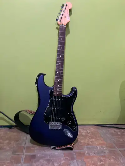 Fender stratocaster, View more