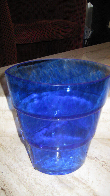 Kosta Boda Vase - Sweden - Mezzo Blue Tiered Art Glass/crystal. dans Art et objets de collection  à Granby