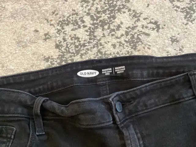 Women’s Plus Size Old Navy Jeans x2 - size 18 in Women's - Bottoms in Oshawa / Durham Region - Image 3