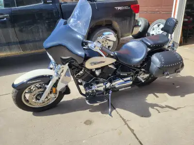2010 yamaha v star final edition 1 owner lady owned and onlyrode by her bike is in new condition new...