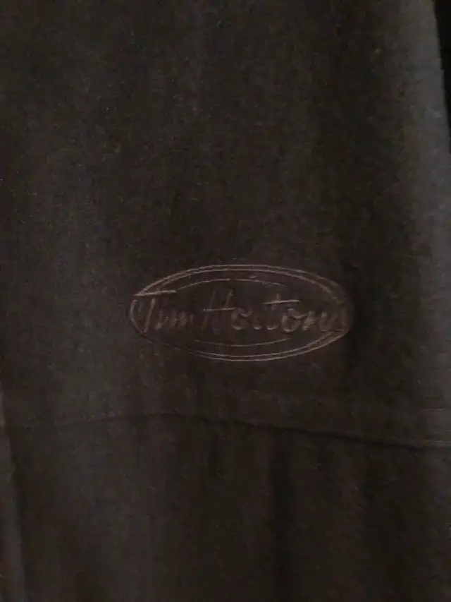 Tim Hortons  Mens Wool winter jacket in Black plus toque & scarf in Men's in Chatham-Kent - Image 3