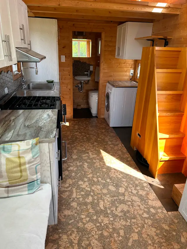 Luxury Tiny House For Sale in Park Models in Bathurst - Image 2