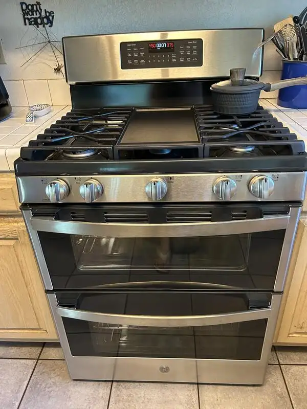 GE 30" Double Oven Gas Stove 6.8 Cu Stainless Steel JCGSS86SP2SS in Stoves, Ovens & Ranges in Mississauga / Peel Region - Image 2