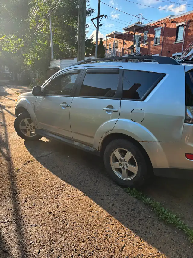 MITSUBISHI OUTLANDER 2009569252802410598402