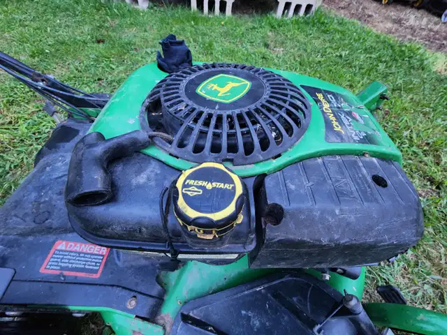 John Deere Intek OHV 7.0hp Zero Turn Lawnmower Model JS40 in Lawnmowers & Leaf Blowers in Windsor Region - Image 7