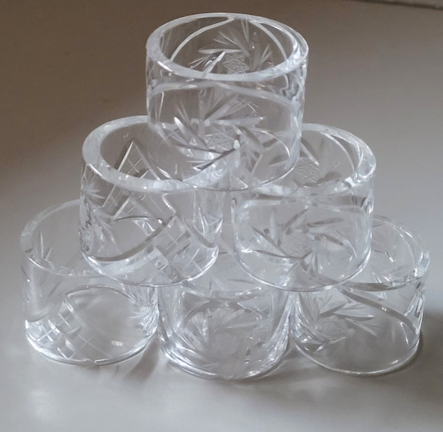 Vintage Rare Pinwheel Crystal Napkin Rings -  Set of 6 in Arts & Collectibles in Oshawa / Durham Region