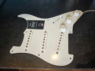 Fender American Original 50s Strat loaded pickguard, View more