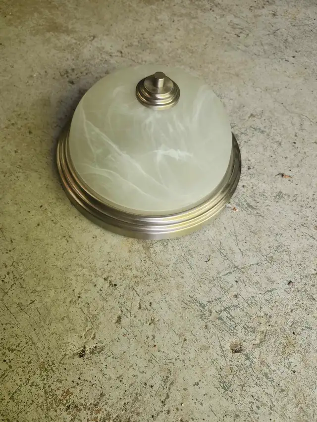 4 Free Ceiling Lights in Free Stuff in Muskoka - Image 5