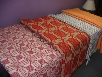 couvre-lit de différentes couleurs fait au métier de haute qualité idéal pour cadeaux de Noël