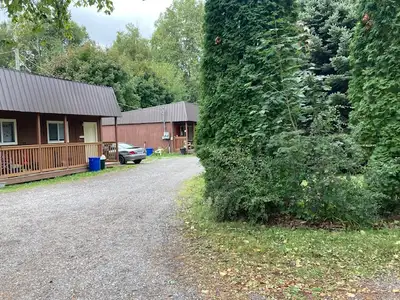One bedroom unit in Thornhill. Hydro extra charge. Electric heat. No pets, no smoking. References re...
