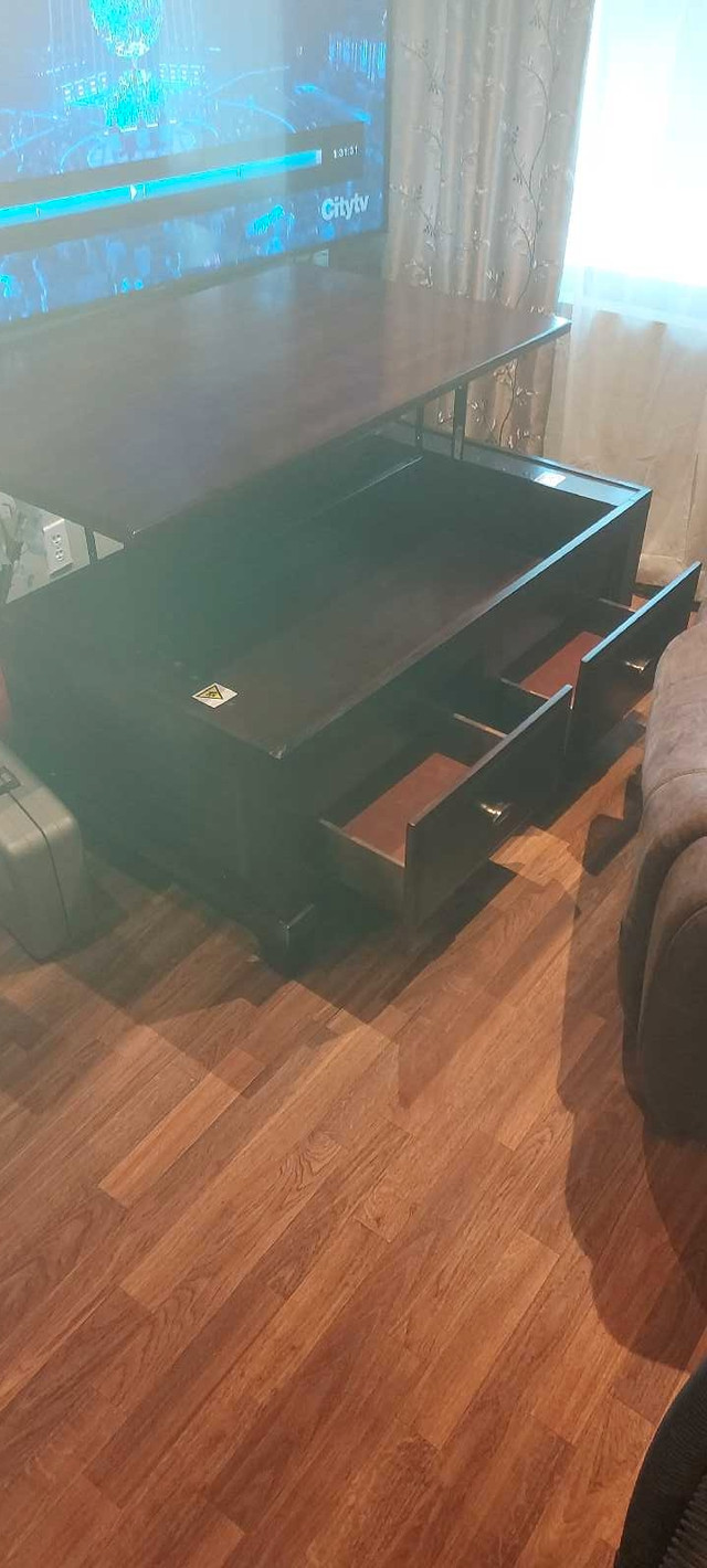 Lift top coffee table with two droors in Coffee Tables in Windsor Region - Image 3