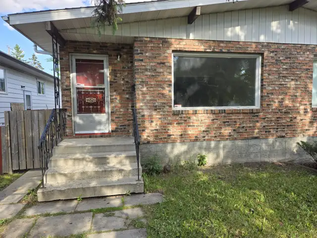Newly Renovated Legal 2-Bdrm Basement Suite - West End (Canora)
