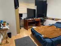 May 1 .. Gordon head / Room for Rent In Suite
