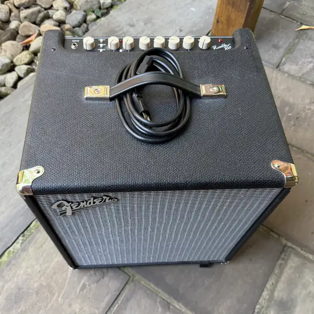 Fender Rumble 100 bass amp in Amps & Pedals in Oakville / Halton Region - Image 2