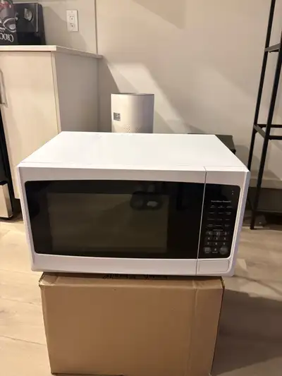 In very good shape. Only selling because my new place has a microwave. Meet in the north end or can...