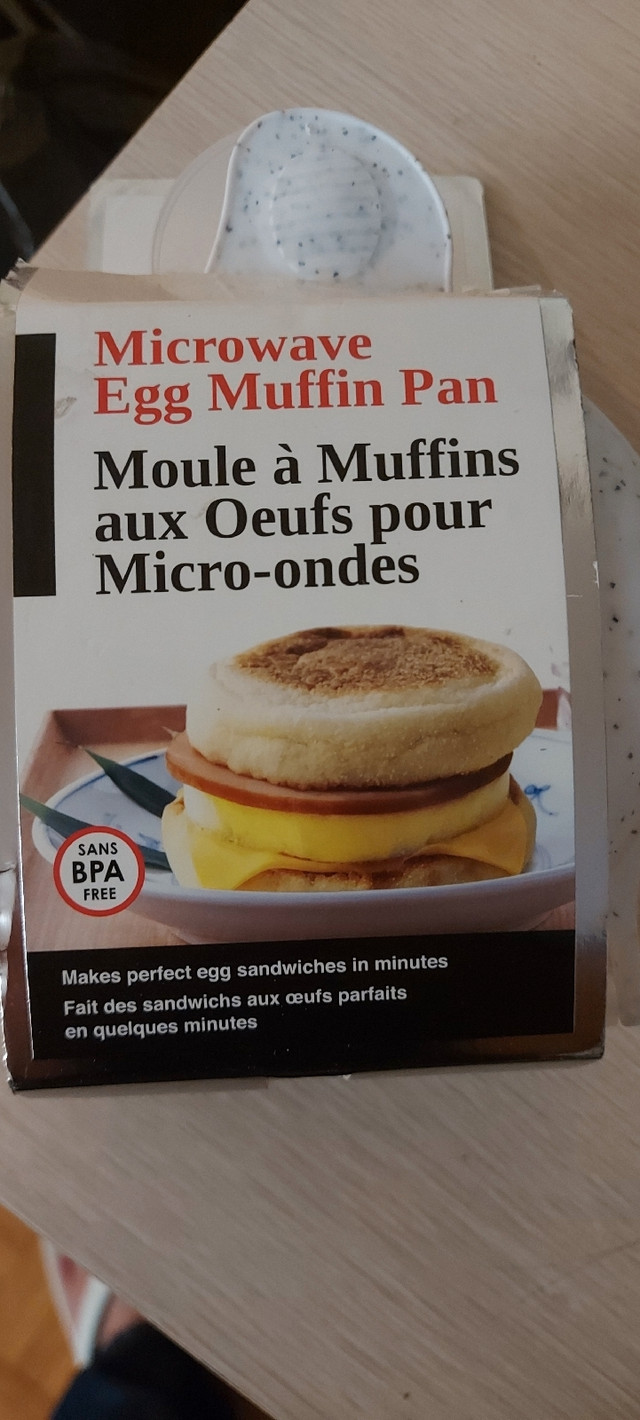 Egg muffin microwave pan in Microwaves & Cookers in St. Catharines