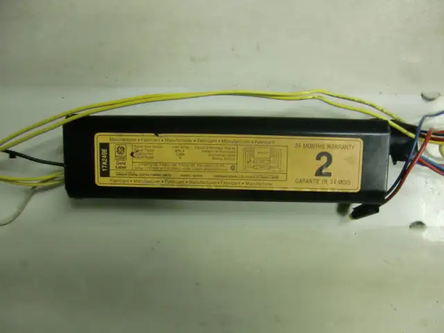Fluorescent Lights Fixtures and Ballasts in Electrical in City of Toronto - Image 3