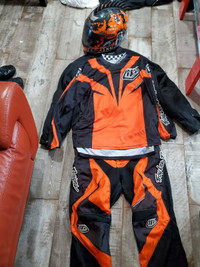 Motorcycle jacket gear Motorcycle helmet under armor gloves