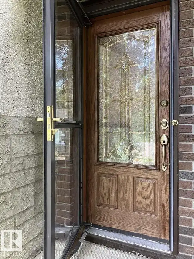 Private 1-Bedroom Suite in a House -Separate Entrance– West End