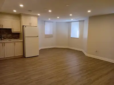 2 bedrooms with spacious hall, legal basement apartment in a house in milton, near nofrills in scott...