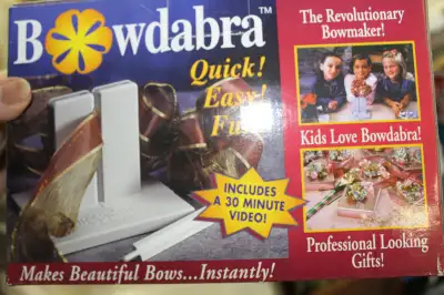 MAKE DECOR BOWS EASILY DELIVERY TO SS, SEE MY OTHER ADS