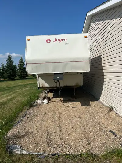 I am selling my moms trailer, everything works, comes with 12’ slide, roof does not leak but as you...