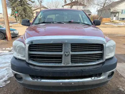 2007 Ram 2500 SLT, 4x4, 5.7l gas, 6 foot box, 5th wheel hitch, rusty, needs new battery.