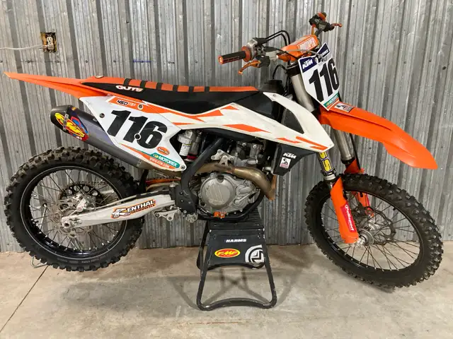 2017 KTM 450SXF in Dirt Bikes & Motocross in London - Image 2